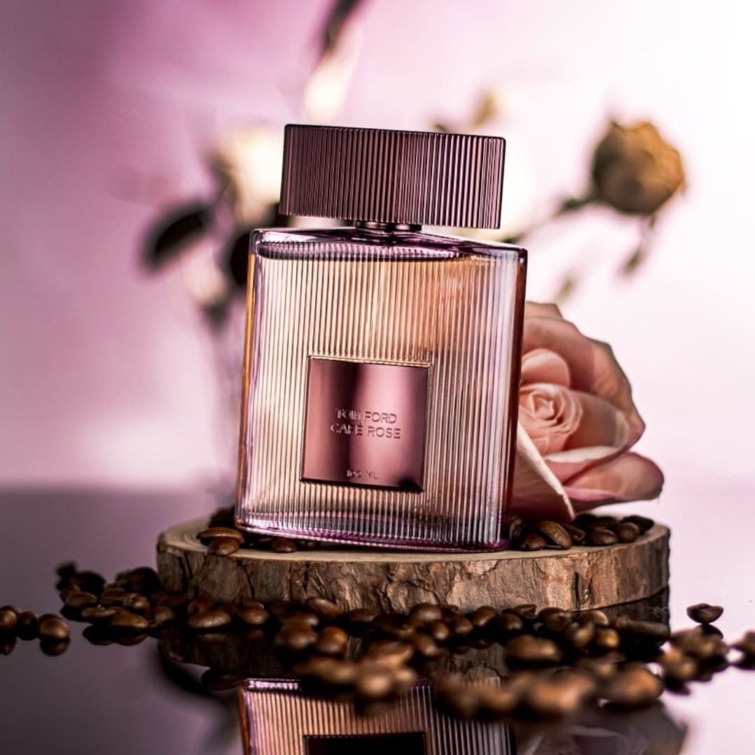 Nước Hoa Tom Ford Cafe Rose: Sự Quyến Rũ Từ Hương Hoa Hồng và Cà Phê
