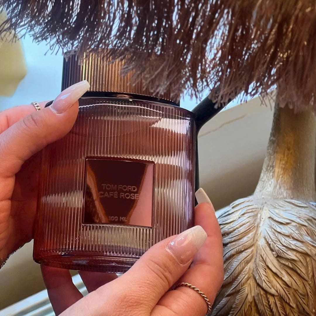 Nước Hoa Tom Ford Cafe Rose - Hoa Hồng Cà Phê 7 Nước Hoa Tom Ford Cafe Rose: Sự Quyến Rũ Từ Hương Hoa Hồng và Cà Phê